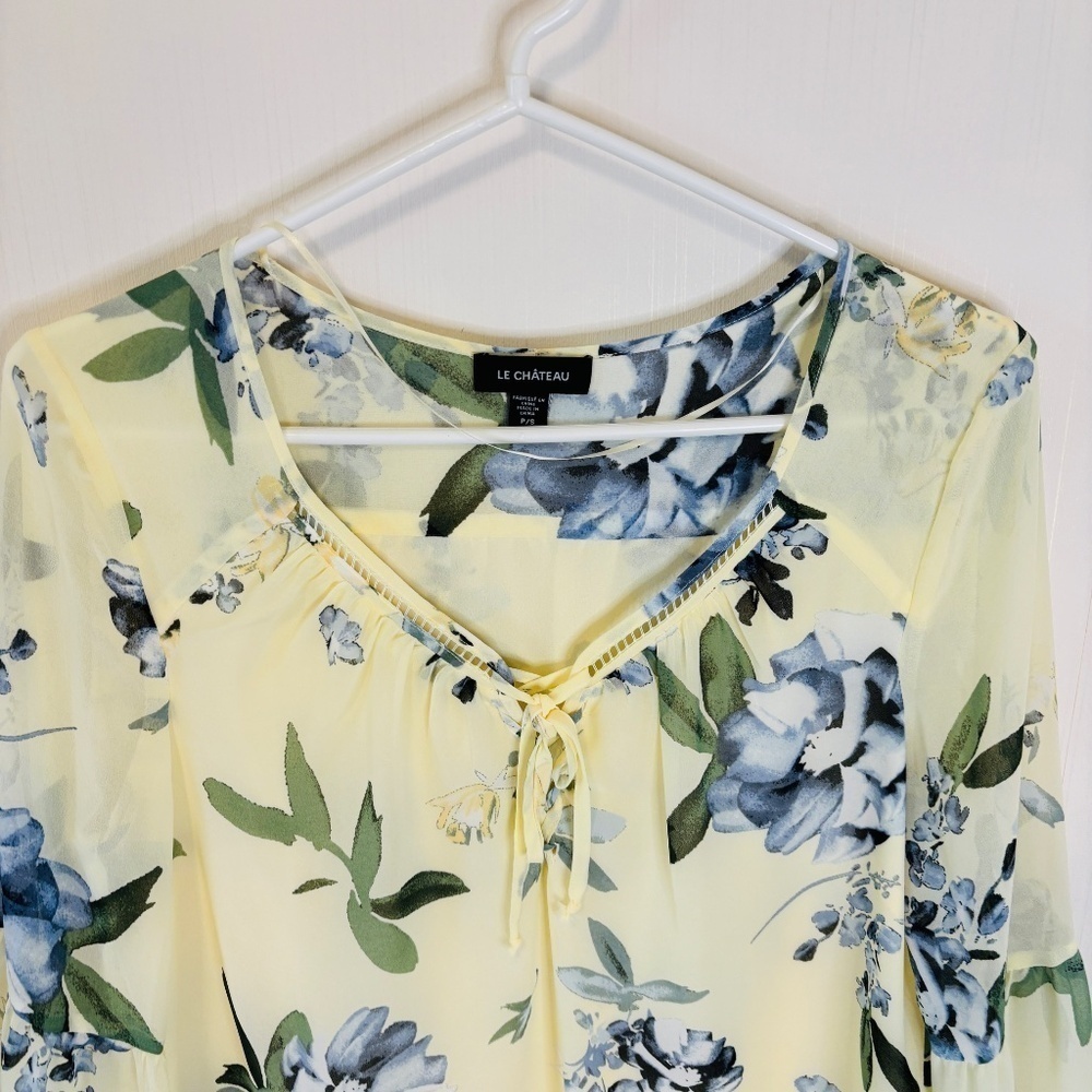 Le Chateau Yellow Floral Blouse Small - Picture 4 of 7
